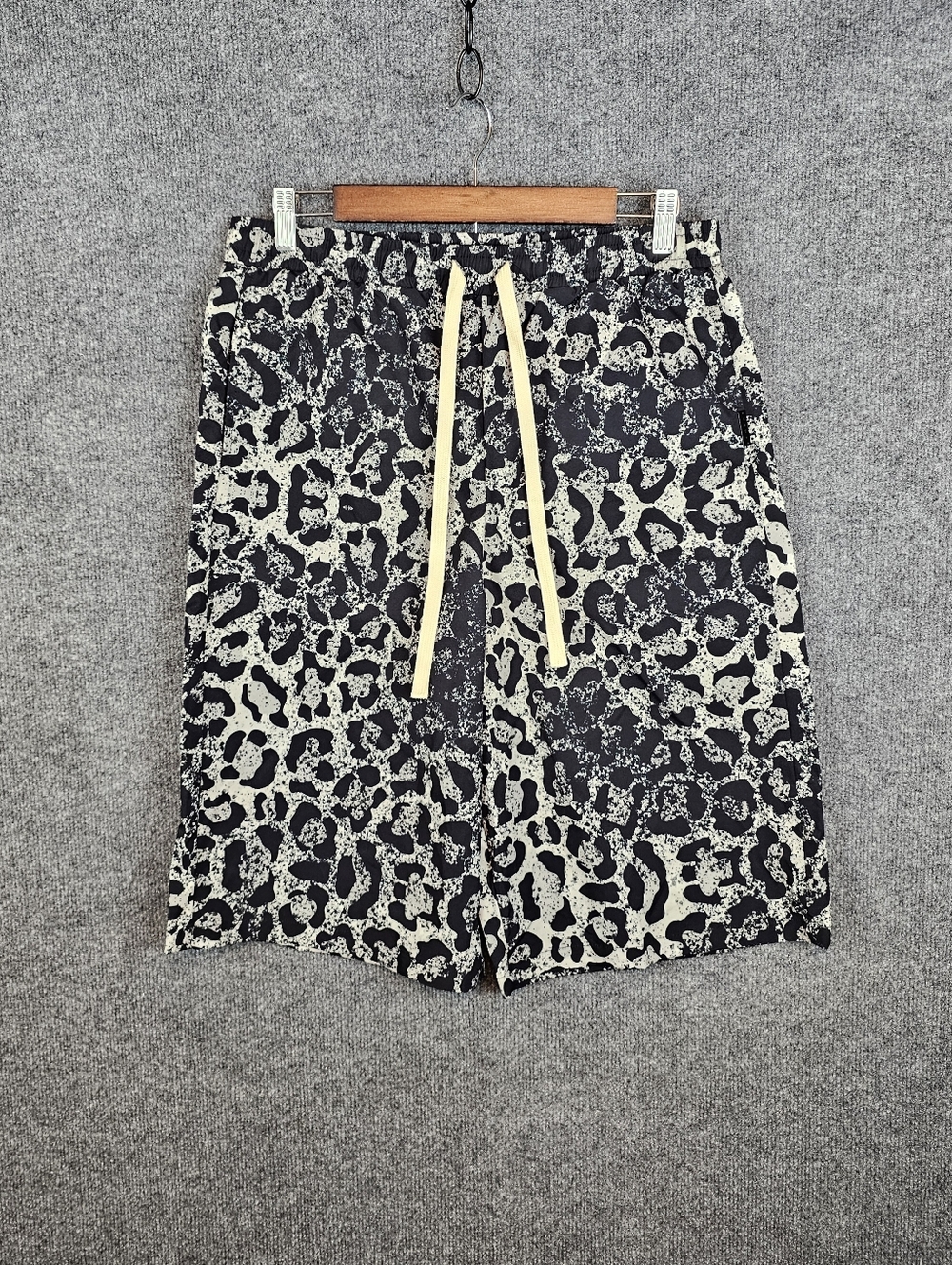 NWT Sumwon Unisex Leopard Print Drawstring Shorts - Bold & Comfy